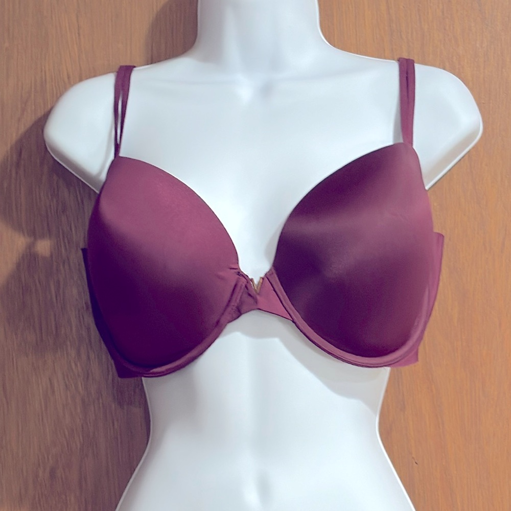 ππ VICTORIA βS SECRET ππ underwire bra with light padding. 36DDD.